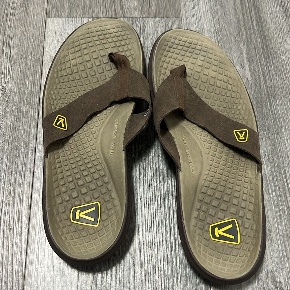 KEEN Men’s Kona Flip flop Sandals / contour arch /brown / Size 12 - Picture 2 of 13